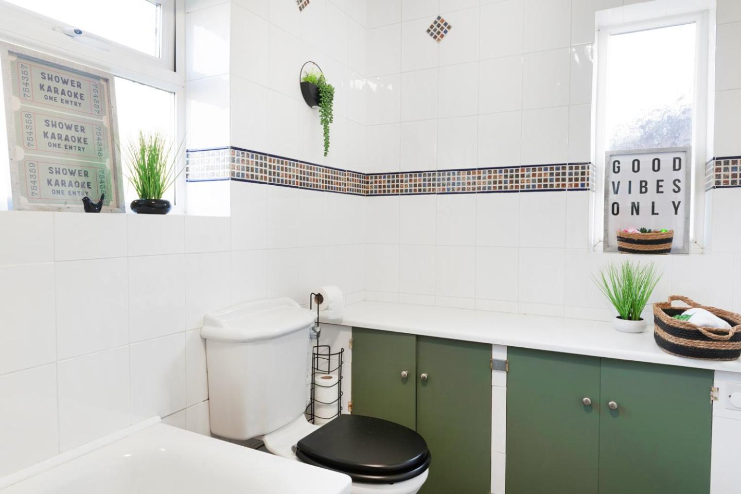3 Bedroom House - Well Presented - Spacious - Flexible Check In - Free Parking Nottingham Exterior photo